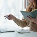 11 Cara Menambah Income di Rumah: Ada yang Cocok? - Tuwaga