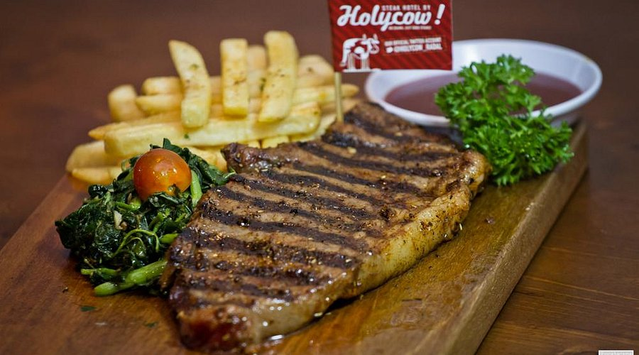 Steak Hotel Holycow (sumber: Tripadvisor)