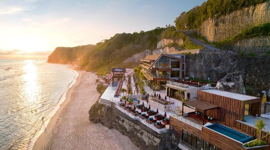 White Rock Beach Club Bali (Tripadvisor)