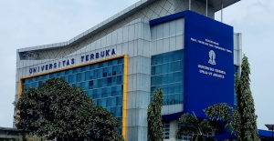 biaya masuk universitas terbuka