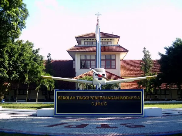 Sekolah Tinggi Penerbangan Indonesia, Banten