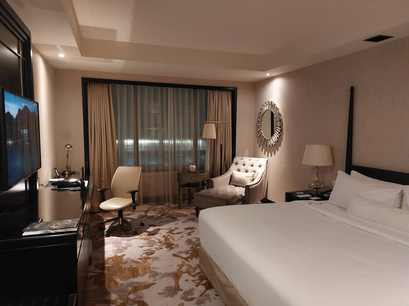 Ayana Midplaza Jakarta Hotel