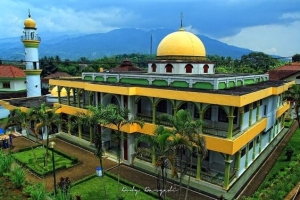 biaya masuk ponpes suryalaya​