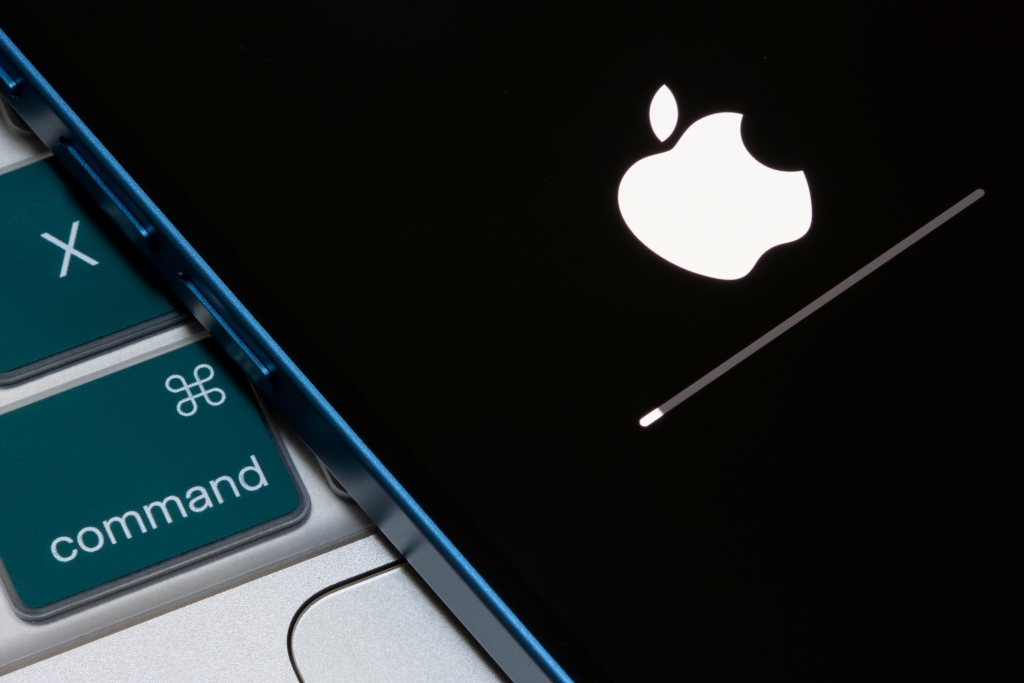 biaya service iphone stuck logo apple​ tuwaga