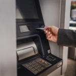 Jangan Salah ATM! Ini Rincian Biaya Tarik Tunai di ATM BRI, Link, dan Jaringan Lainnya - Tuwaga