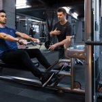 Daftar Biaya Personal Trainer Gym 2025 di Jakarta & Surabaya 💪 - Tuwaga
