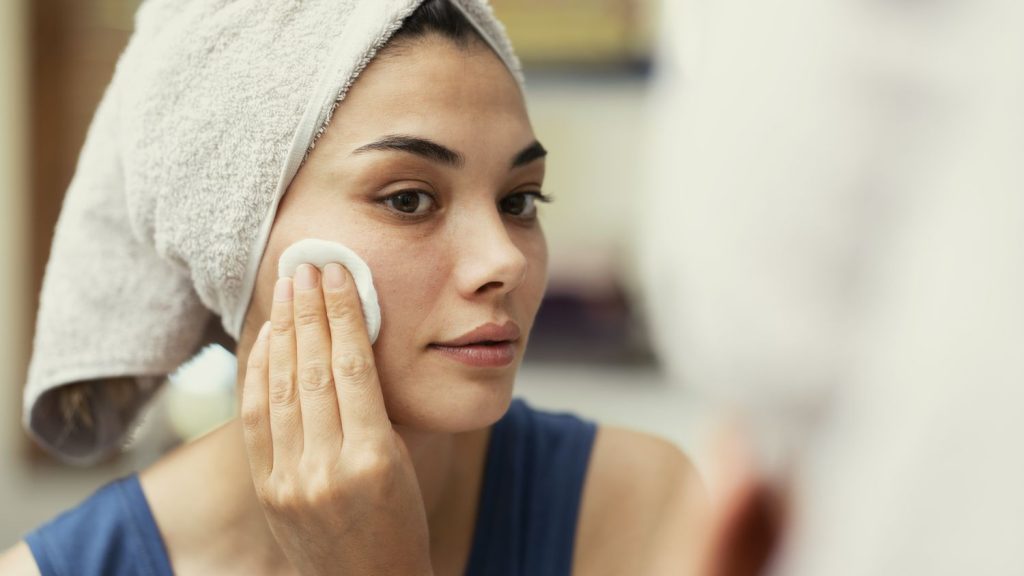 tips pilih skincare untuk kulit sensitif tuwaga