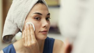 tips pilih skincare untuk kulit sensitif tuwaga
