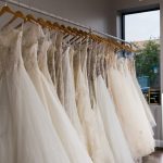 20 Arti Mimpi Pakai Baju Pengantin Menurut Primbon Jawa, Islam dan Chinese  - Tuwaga