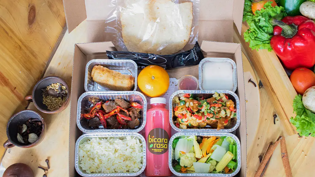 nasi kotak 25 ribu rupiah tuwaga