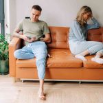 Cek 15 Tanda Si Dia Punya Pacar Lain, Jangan Sampai Kecewa! - Tuwaga