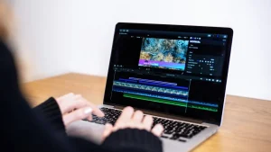 aplikasi video editing ai tuwaga