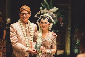 harga baju adat jawa tuwaga