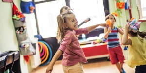 ide cerita liburan di rumah tuwaga