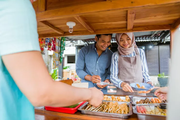 Jualan Makanan yang Laku Setiap Hari: Ide, Tips, dan Strategi Biar Cuan Stabil! - Tuwaga