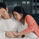Apakah Boleh Debt Collector Menagih ke Keluarga? Simak Penjelasan Ini! - Tuwaga