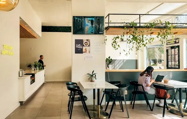 konsep kafe sederhana tapi menarik tuwaga