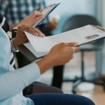 Benarkah Utang Pinjol Bikin Susah Dapat Kerja? Ini Kata HRD dan Pelaku Industri - Tuwaga