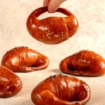 Salt Bread Makin Populer, Inovasi Rasa dan Cara Menikmatinya Ikut Berkembang Salt Bread Makin Populer, Inovasi Rasa dan Cara Menikmatinya Ikut Berkembang - Tuwaga