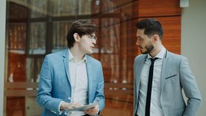 debt collector pinjol datang ke kantor featured