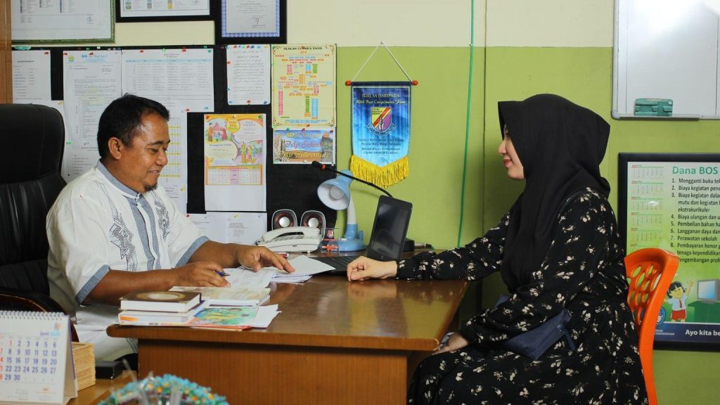 pinjol untuk biaya sekolah anak featured